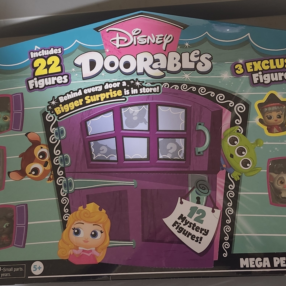 Disney Doorables Mega Pack - Green and Purple